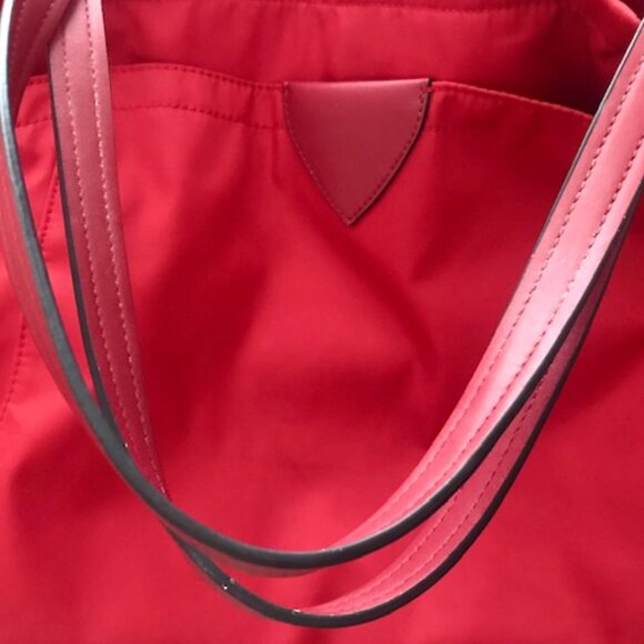 ANNE KLEIN ALLY Y2K LARGE RED NYLON TOTE BAG WEEKENDER WITH WRISTLET MAKEUP BAG - Picture 9 of 16